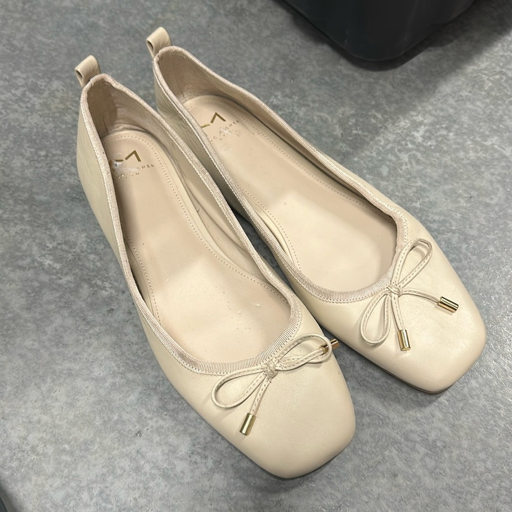 Marc Fisher LTD Ubet Ballet Flats Womens 8.5 rounded square toe
